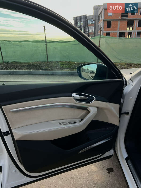 Внедорожник / Кроссовер Audi e-tron 2019 в Тернополе