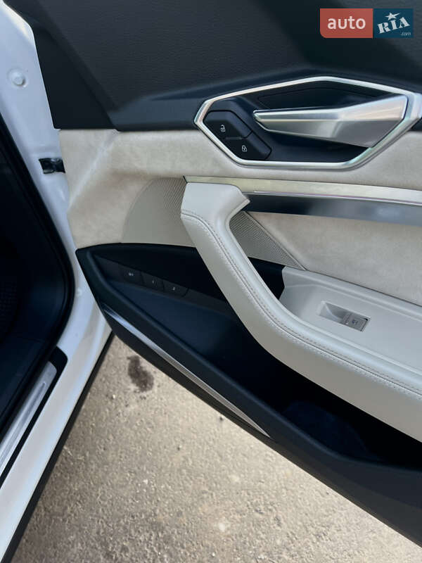 Внедорожник / Кроссовер Audi e-tron 2019 в Тернополе