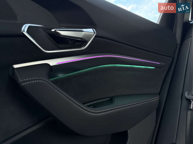 Внедорожник / Кроссовер Audi e-tron 2021 в Мукачево