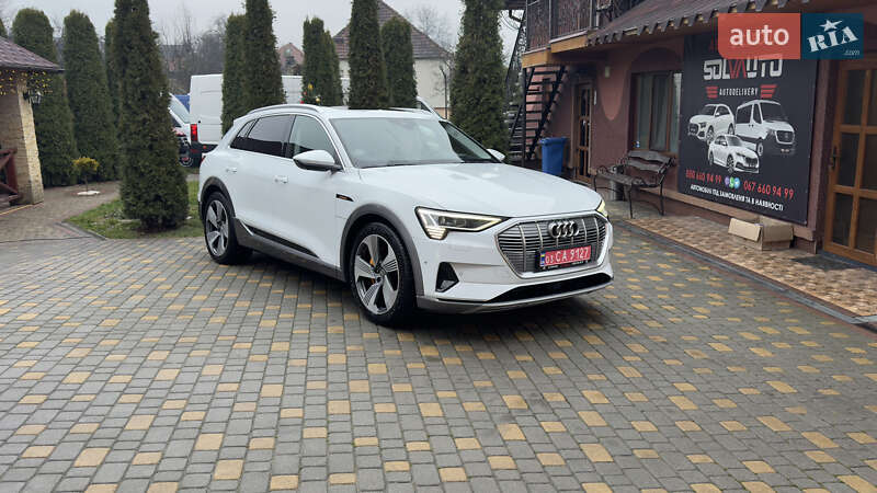 Внедорожник / Кроссовер Audi e-tron 2019 в Сваляве