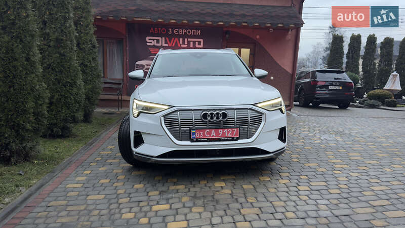 Внедорожник / Кроссовер Audi e-tron 2019 в Сваляве