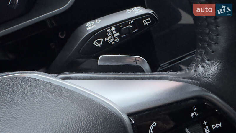 Внедорожник / Кроссовер Audi e-tron 2019 в Сваляве