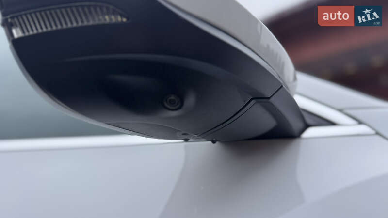 Внедорожник / Кроссовер Audi e-tron 2019 в Сваляве