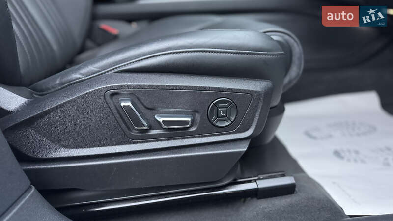 Внедорожник / Кроссовер Audi e-tron 2019 в Сваляве