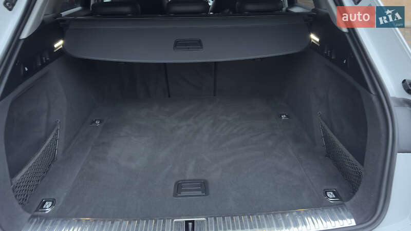 Внедорожник / Кроссовер Audi e-tron 2019 в Сваляве