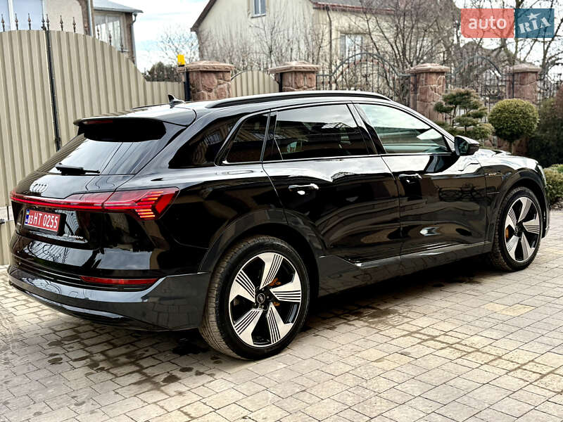 Внедорожник / Кроссовер Audi e-tron 2021 в Тернополе