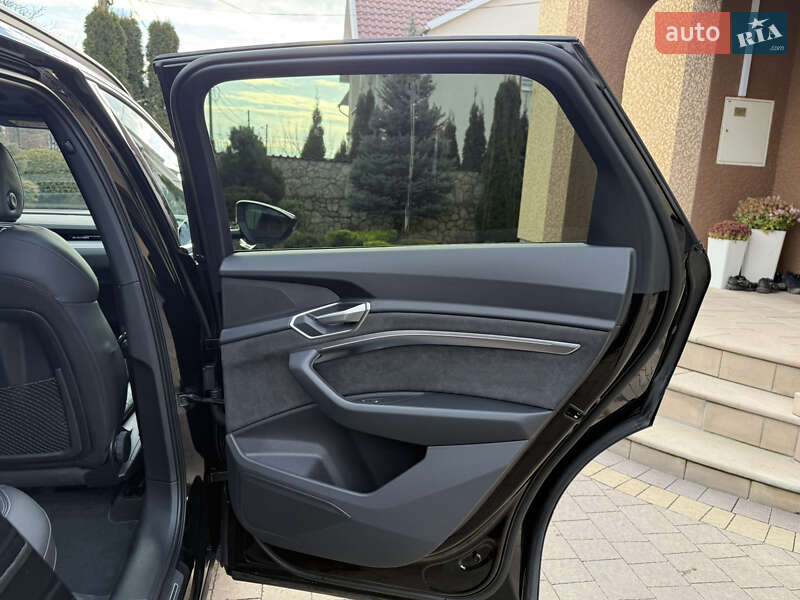 Внедорожник / Кроссовер Audi e-tron 2021 в Тернополе