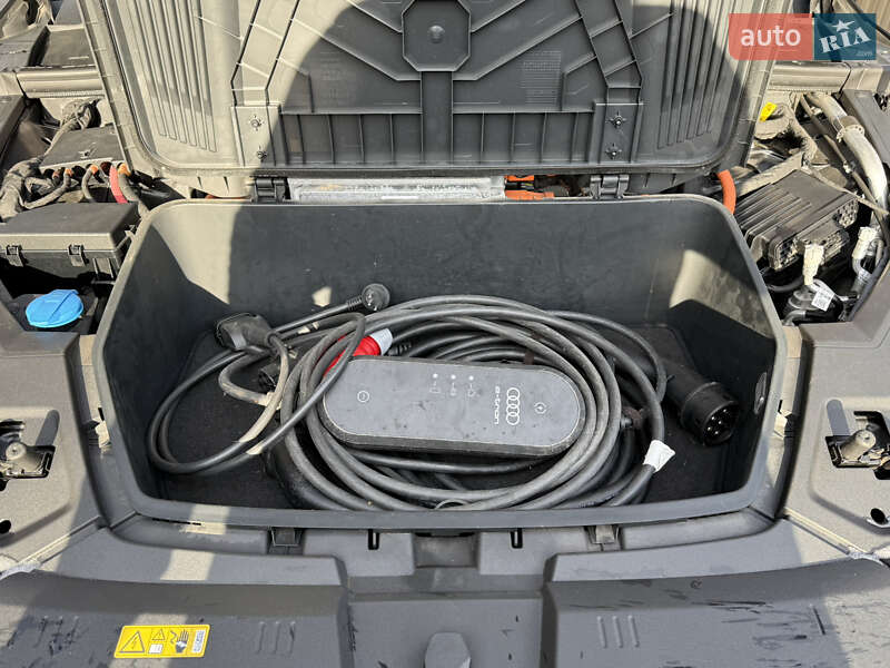 Внедорожник / Кроссовер Audi e-tron 2021 в Тернополе