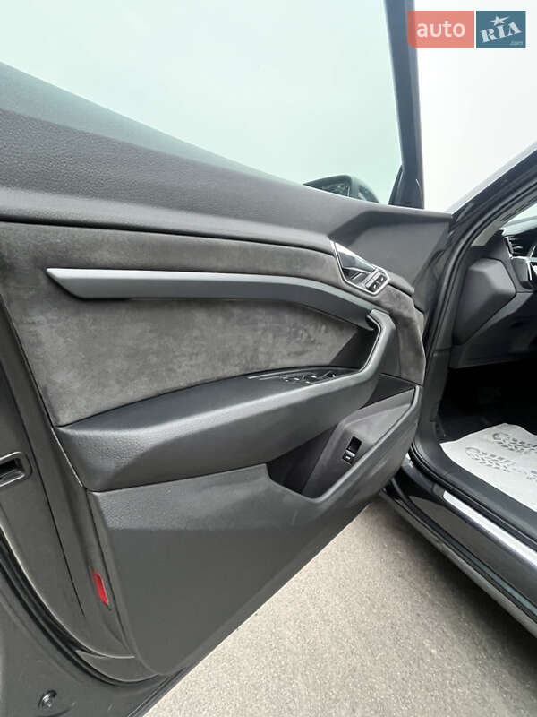 Внедорожник / Кроссовер Audi e-tron 2020 в Умани фото 57 Внедорожник / Кроссовер Audi e-tron 2020 в Умани