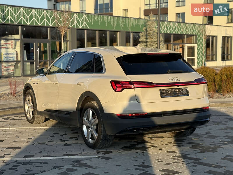 Внедорожник / Кроссовер Audi e-tron 2020 в Городке