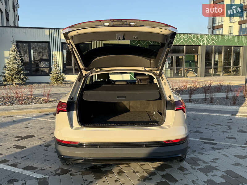 Внедорожник / Кроссовер Audi e-tron 2020 в Городке