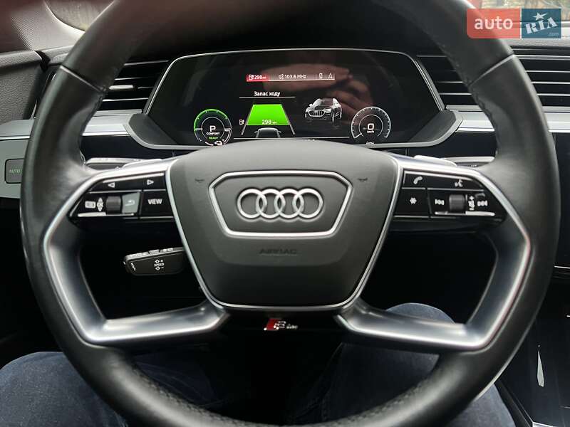 Позашляховик / Кросовер Audi e-tron 2023 в Хмельницькому