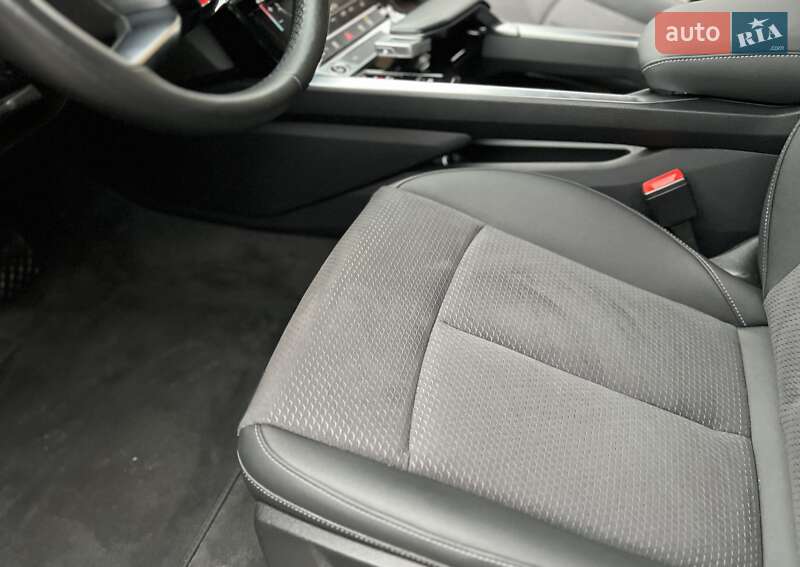 Позашляховик / Кросовер Audi e-tron 2023 в Хмельницькому