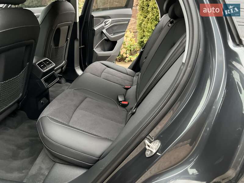 Позашляховик / Кросовер Audi e-tron 2023 в Хмельницькому