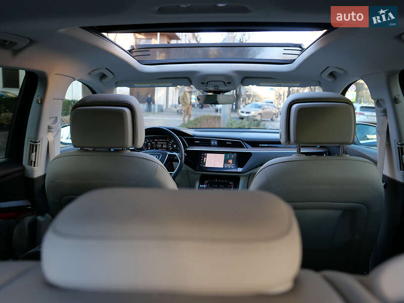 Внедорожник / Кроссовер Audi e-tron 2019 в Львове