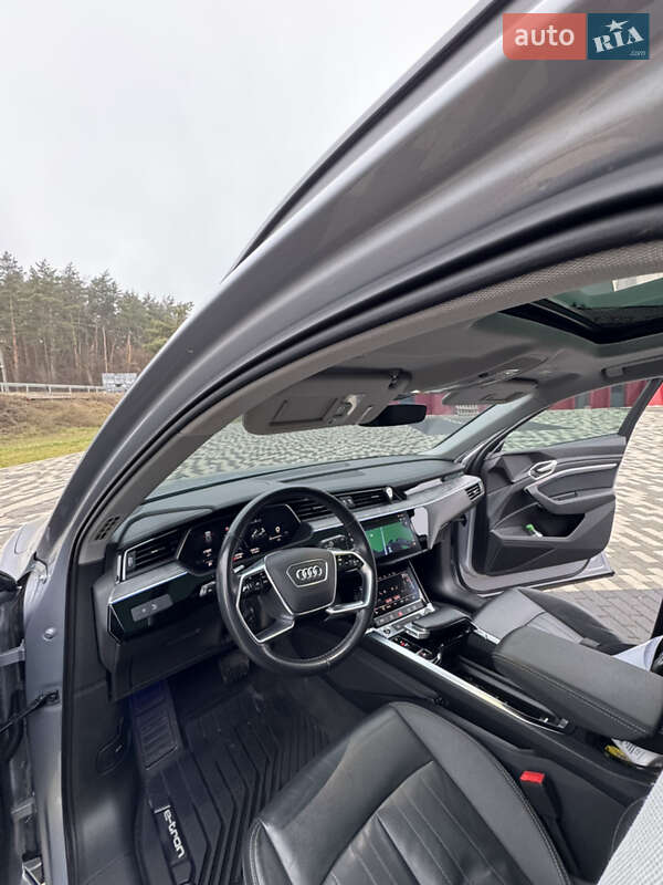 Внедорожник / Кроссовер Audi e-tron 2022 в Львове