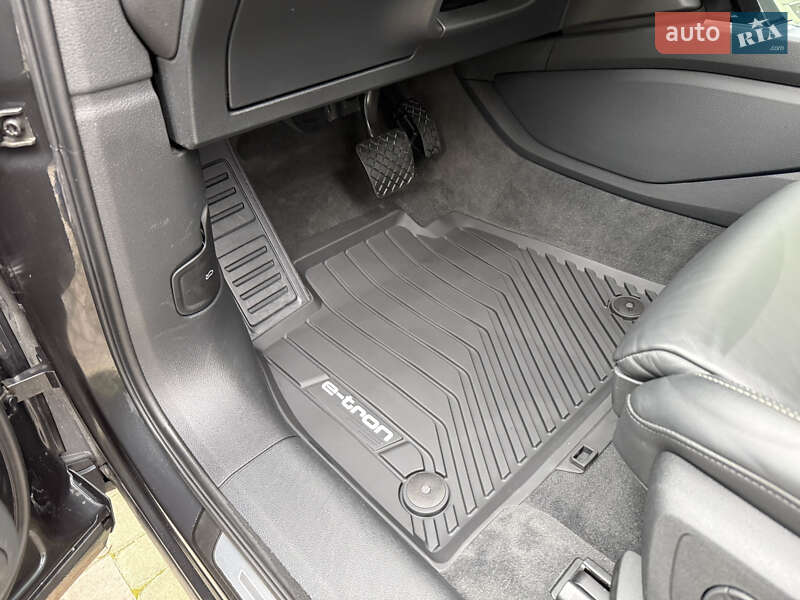 Внедорожник / Кроссовер Audi e-tron 2021 в Тернополе