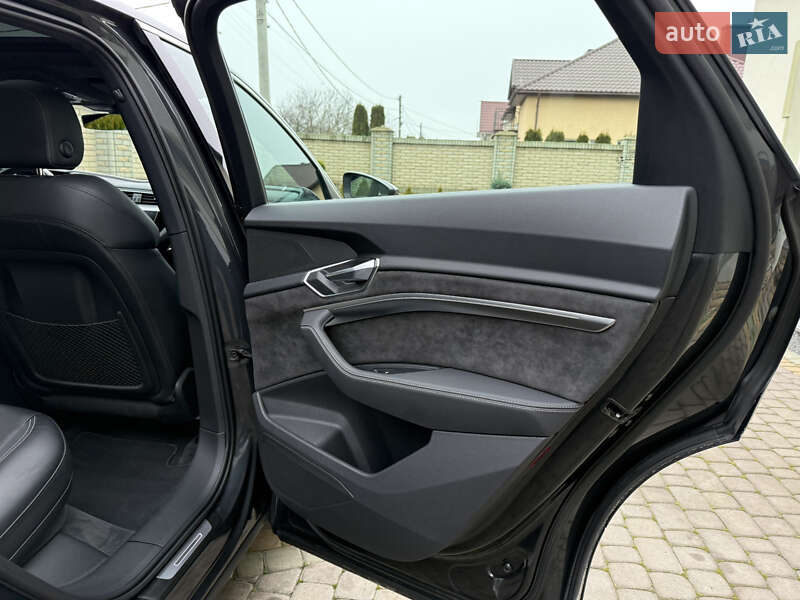 Внедорожник / Кроссовер Audi e-tron 2021 в Тернополе