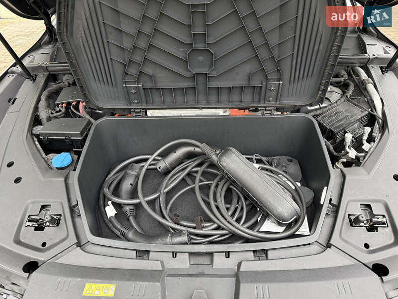 Внедорожник / Кроссовер Audi e-tron 2021 в Тернополе