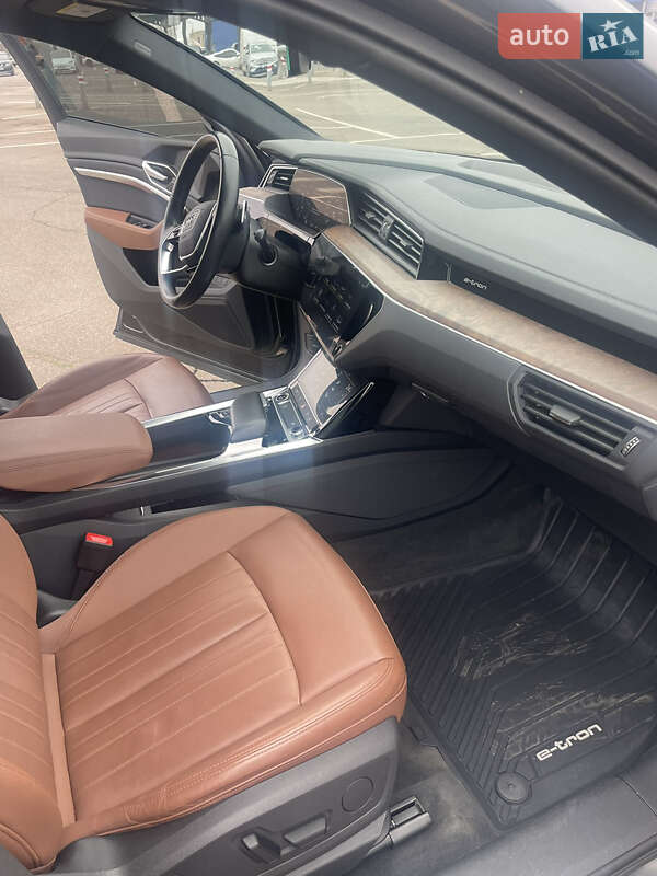 Позашляховик / Кросовер Audi e-tron 2021 в Кривому Розі фото 11 Позашляховик / Кросовер Audi e-tron 2021 в Кривому Розі