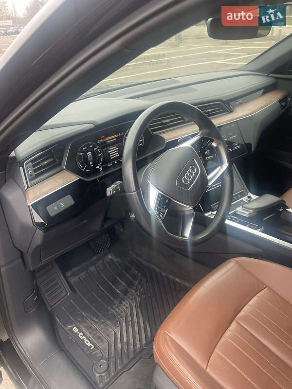 Внедорожник / Кроссовер Audi e-tron 2021 в Кривом Роге фото 19 Внедорожник / Кроссовер Audi e-tron 2021 в Кривом Роге