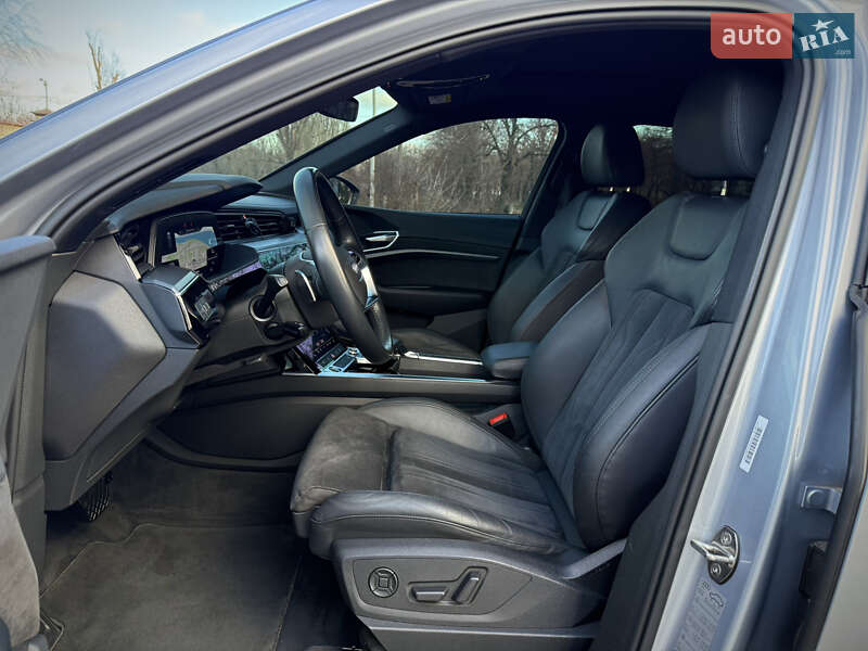 Внедорожник / Кроссовер Audi e-tron 2020 в Днепре