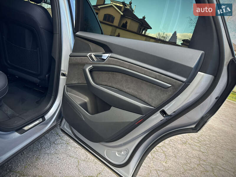 Внедорожник / Кроссовер Audi e-tron 2020 в Днепре