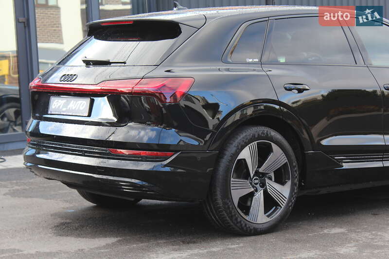 Внедорожник / Кроссовер Audi e-tron 2022 в Киеве