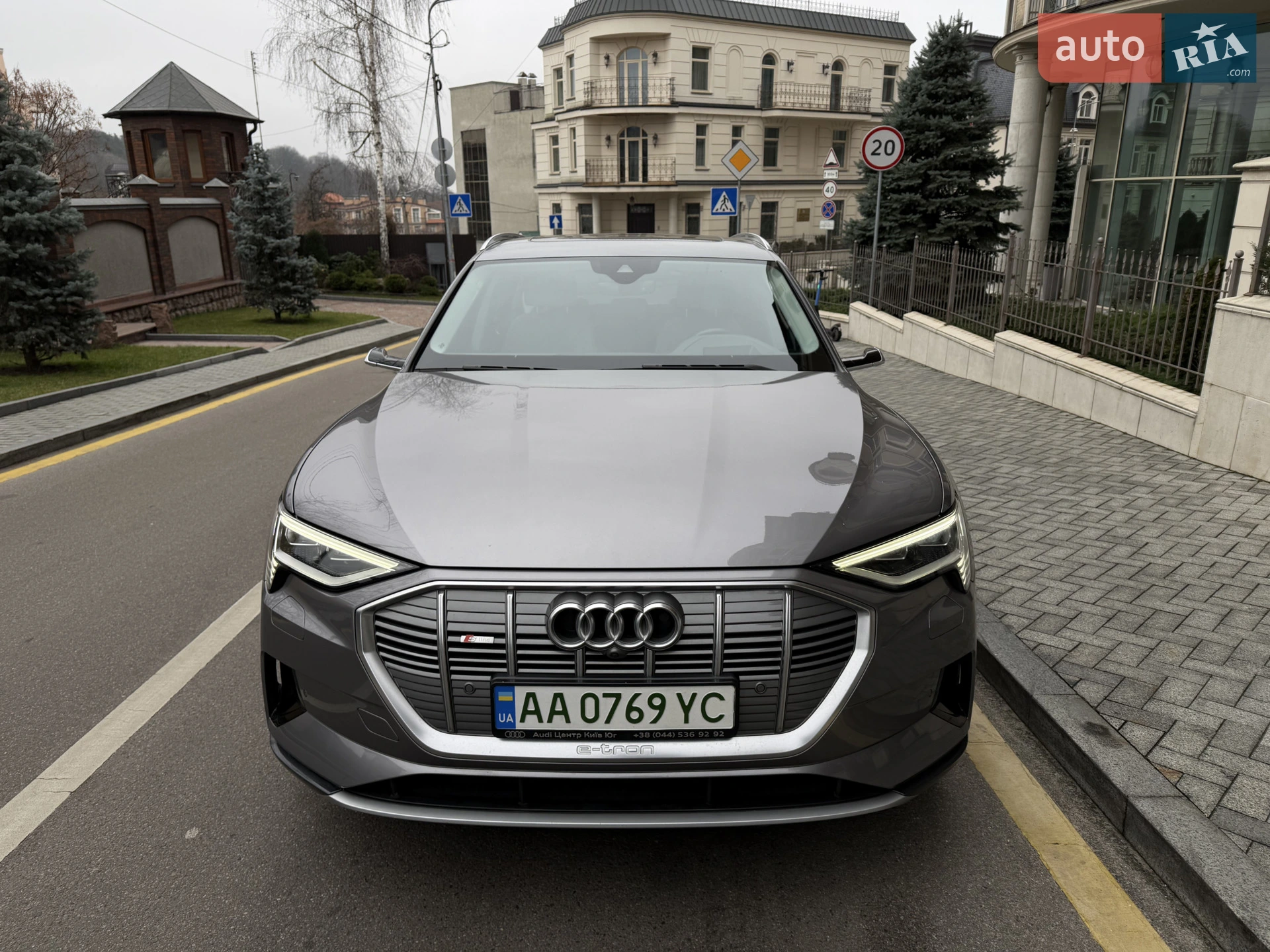 2019 Audi e-tron - мініатюра 3
