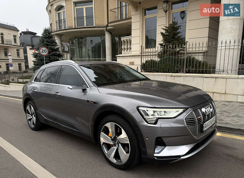 Внедорожник / Кроссовер Audi e-tron 2019 в Киеве