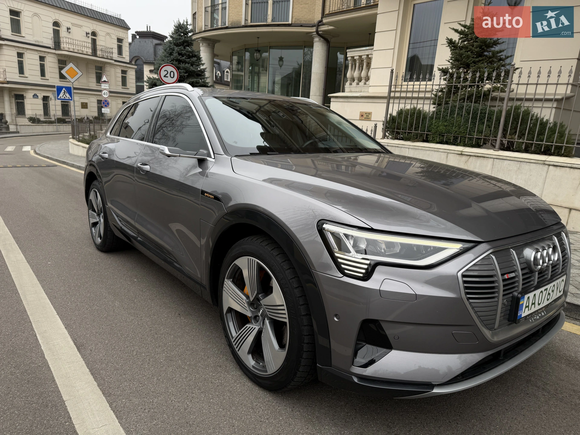 2019 Audi e-tron - мініатюра 22