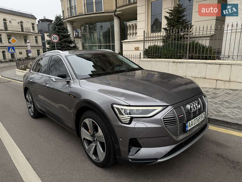 Внедорожник / Кроссовер Audi e-tron 2019 в Киеве
