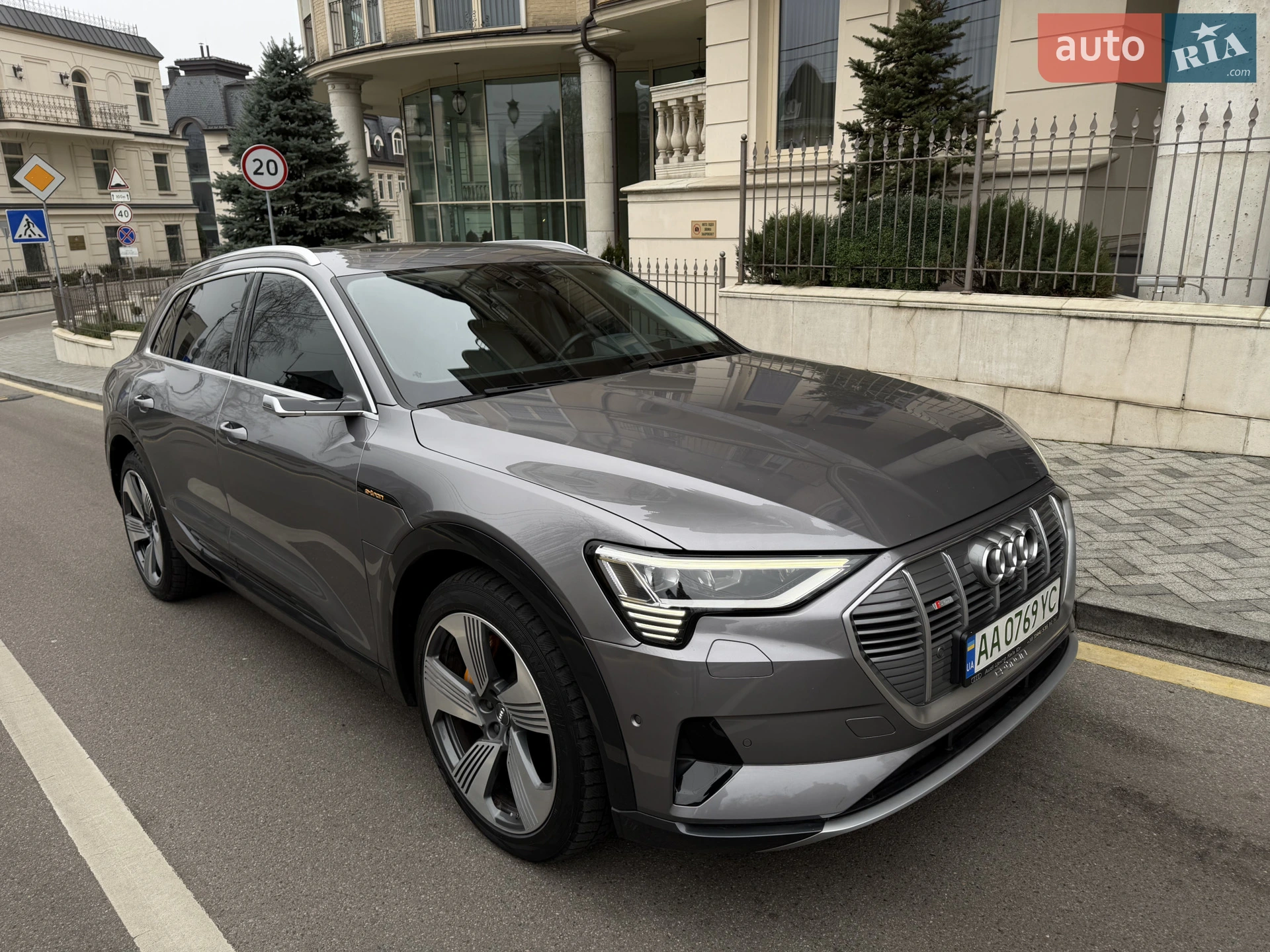 2019 Audi e-tron - мініатюра 25