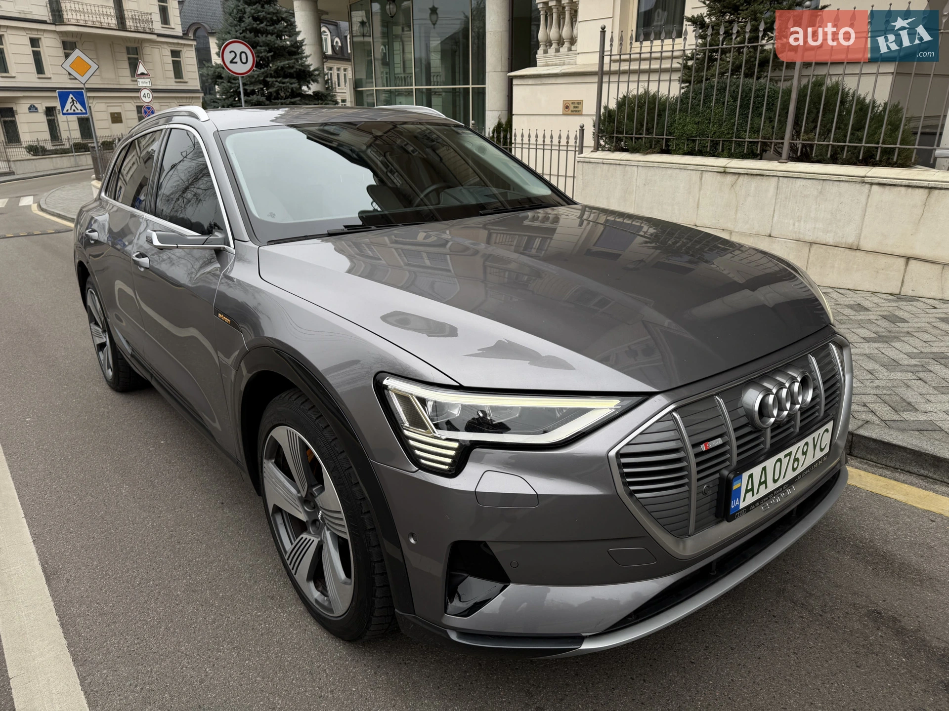 2019 Audi e-tron - мініатюра 26