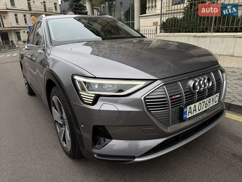Внедорожник / Кроссовер Audi e-tron 2019 в Киеве