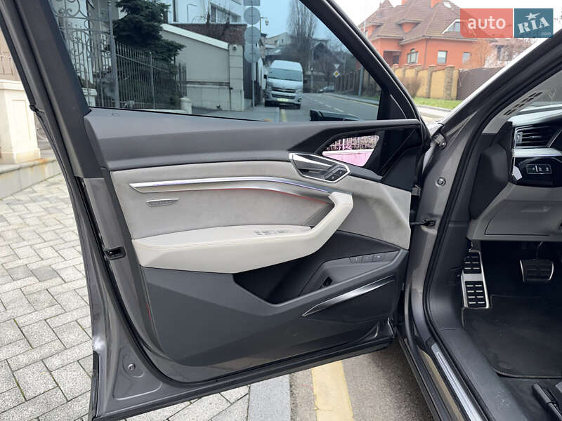 Внедорожник / Кроссовер Audi e-tron 2019 в Киеве