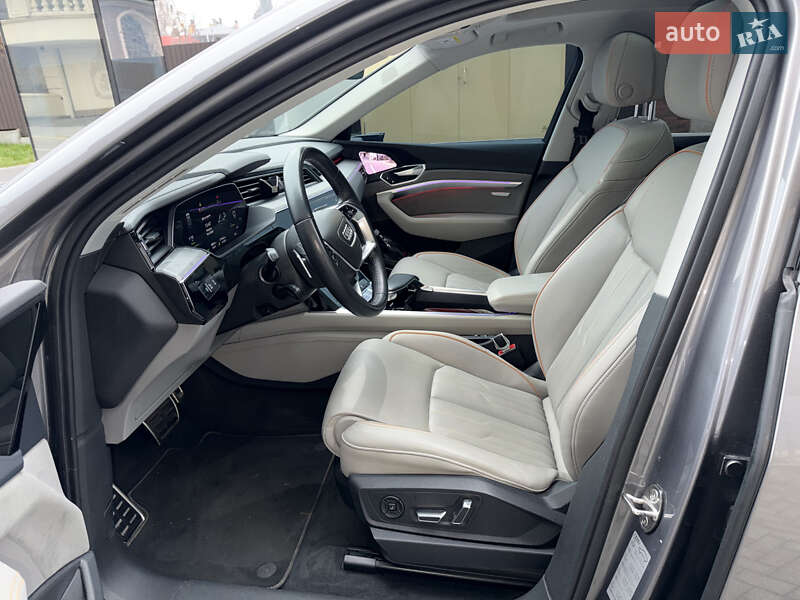 Внедорожник / Кроссовер Audi e-tron 2019 в Киеве