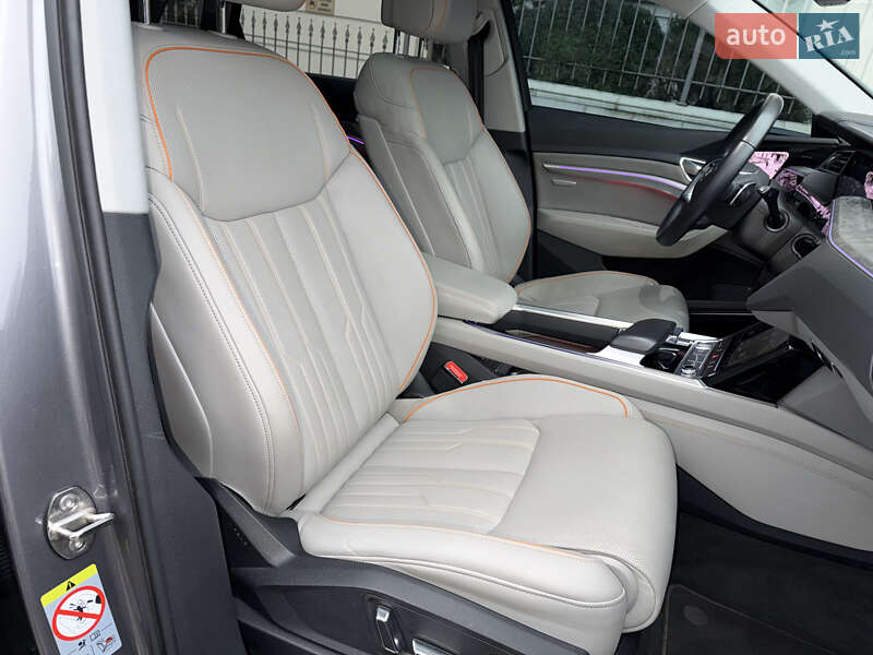 Внедорожник / Кроссовер Audi e-tron 2019 в Киеве