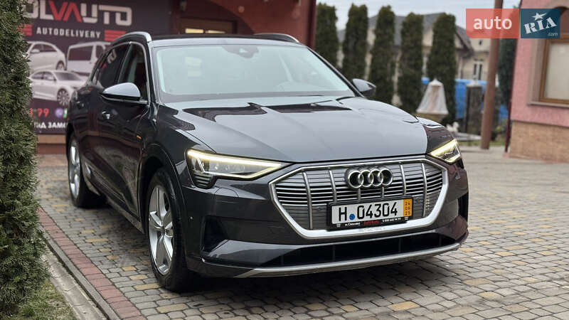 Внедорожник / Кроссовер Audi e-tron 2021 в Сваляве