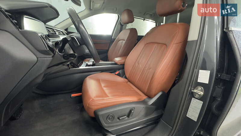 Внедорожник / Кроссовер Audi e-tron 2021 в Сваляве