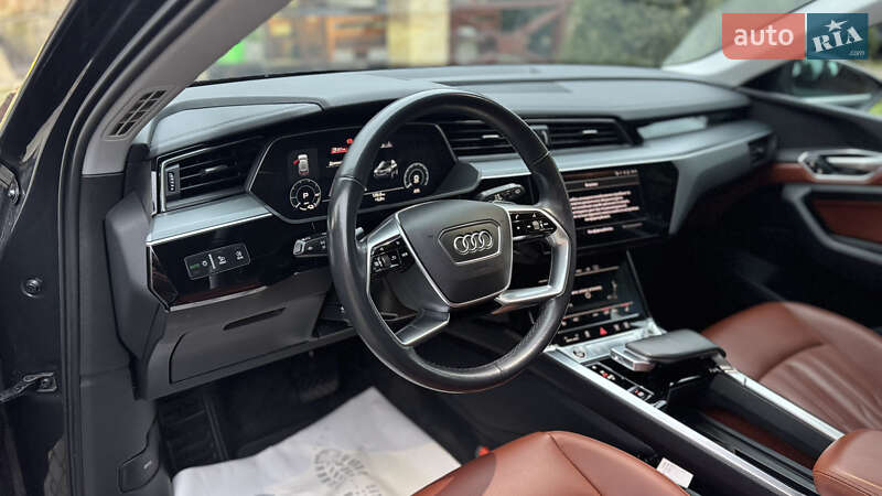 Внедорожник / Кроссовер Audi e-tron 2021 в Сваляве