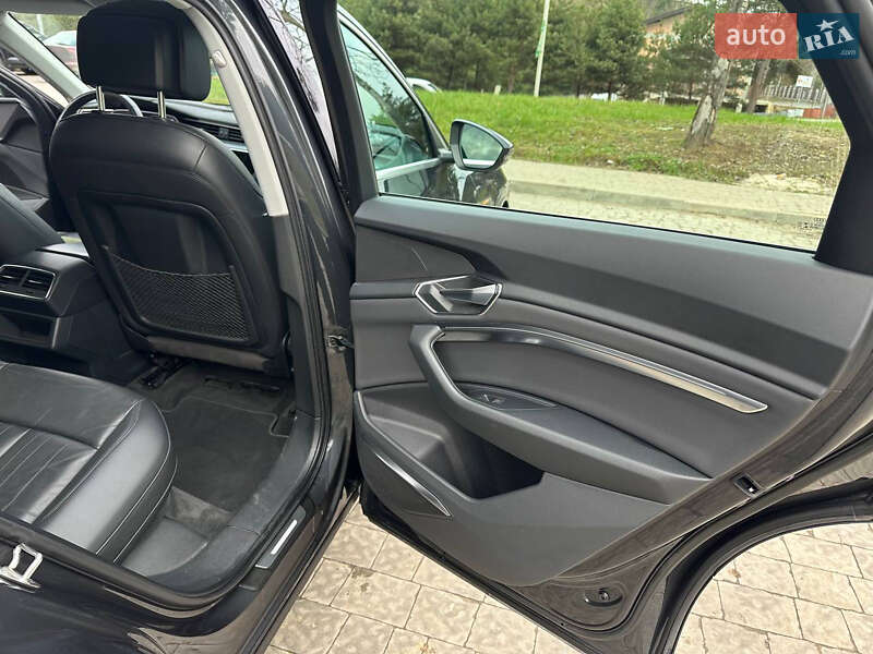 Позашляховик / Кросовер Audi e-tron 2021 в Львові фото 14 Позашляховик / Кросовер Audi e-tron 2021 в Львові