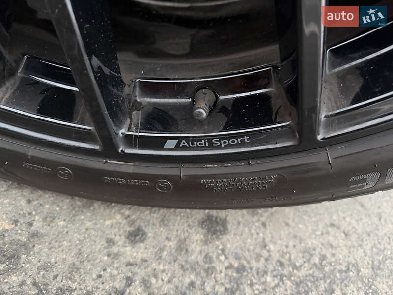 Внедорожник / Кроссовер Audi e-tron 2021 в Киеве