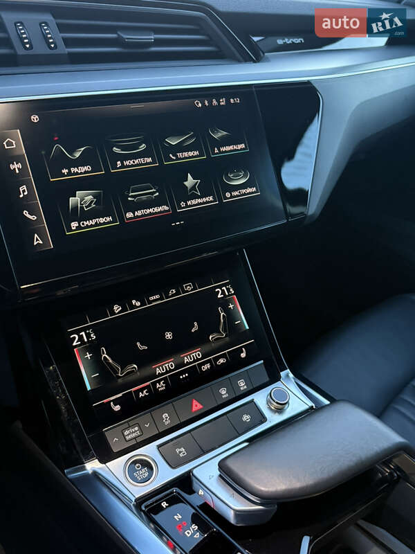 Внедорожник / Кроссовер Audi e-tron 2022 в Иршаве