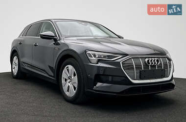 Внедорожник / Кроссовер Audi e-tron 2021 в Сваляве