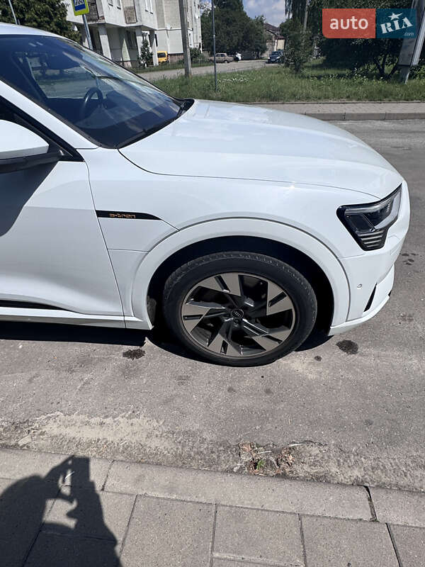 Внедорожник / Кроссовер Audi e-tron 2021 в Львове
