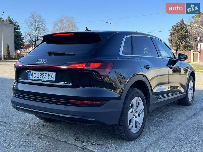 Внедорожник / Кроссовер Audi e-tron 2022 в Ужгороде