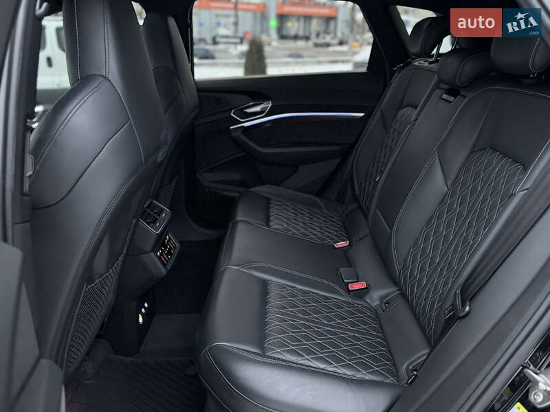 Внедорожник / Кроссовер Audi e-tron 2019 в Хмельницком