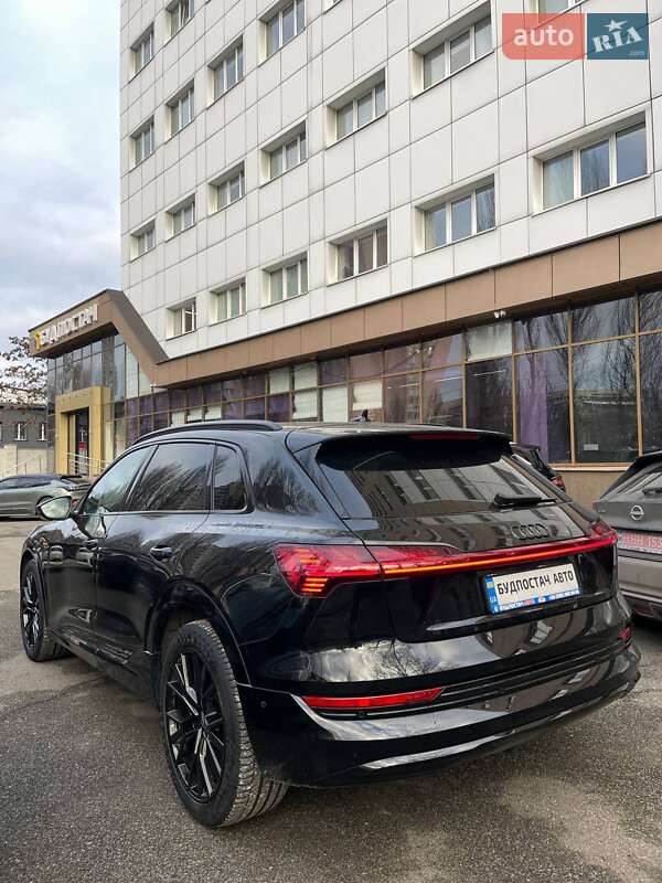 Позашляховик / Кросовер Audi e-tron 2021 в Києві