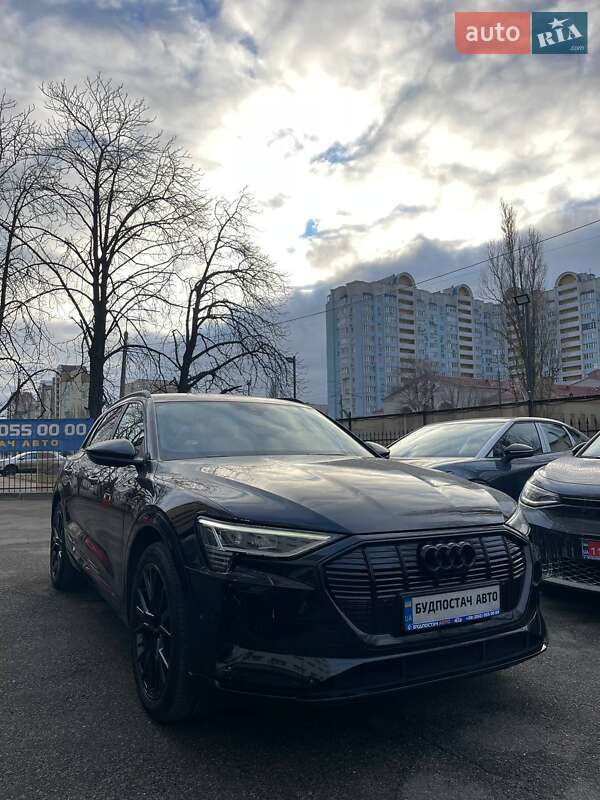 Позашляховик / Кросовер Audi e-tron 2021 в Києві